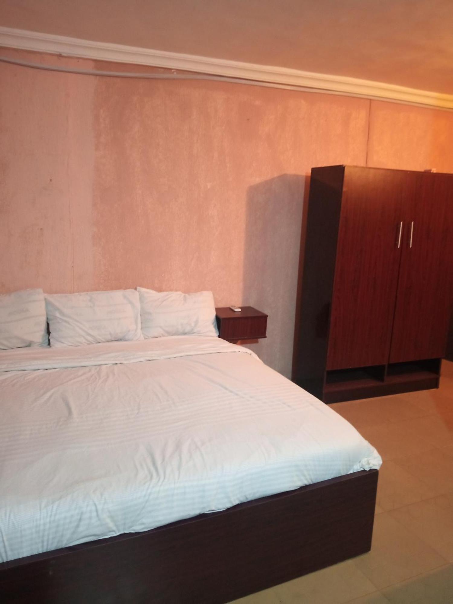 Greendale Apartment And Lodge Ibadan Room photo